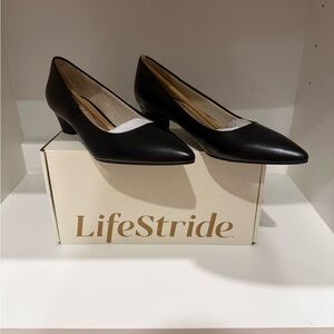NWT LifeStride Women's Black Pumps